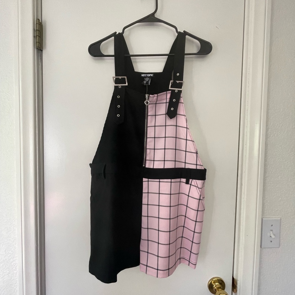 HOT TOPIC romper